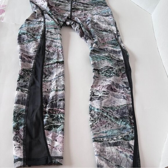 Lululemon   * Train Times Pant 25"  leggins Springscape Multi / Obsidian EUC - Picture 6 of 15